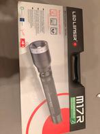 Ledlenser M17R, Caravanes & Camping, Lampes de poche, Envoi, Comme neuf, Accumulateur