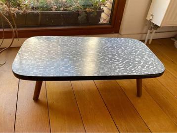 Formica plantentafeltje beschikbaar voor biedingen