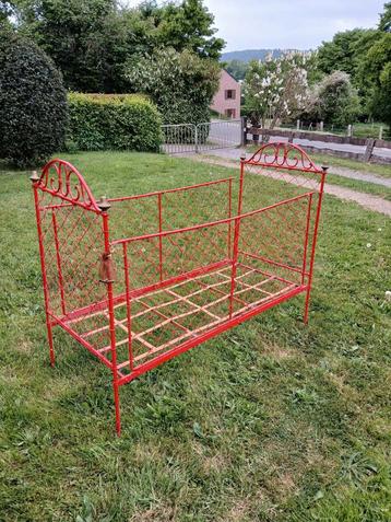 Kinderbed, Huis en Inrichting, Slaapkamer | Bedden, Ophalen, Metaal