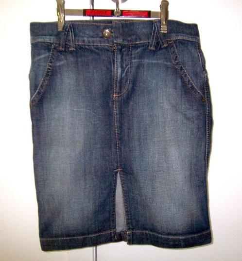 Jupe en jean Benetton, taille S, Vêtements | Femmes, Jupes, Porté, Taille 34 (XS) ou plus petite, Bleu, Au-dessus du genou, Enlèvement ou Envoi