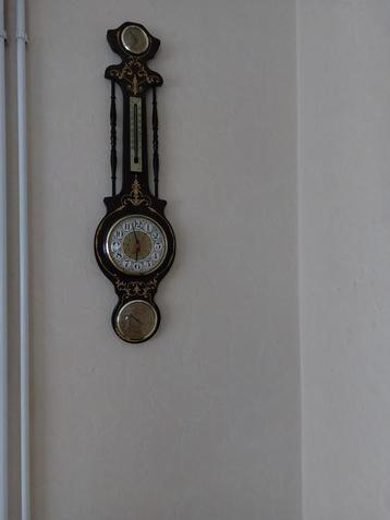 Barometer,thermometer,uurwerk beschikbaar voor biedingen