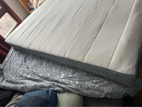 Matelas IKEA VESTEROY à ressorts ensachés - 140x200 cm, Huis en Inrichting, Slaapkamer | Matrassen en Bedbodems, Zo goed als nieuw