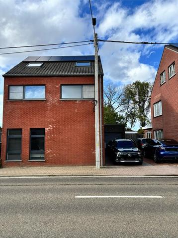 Prachtige woning te Hoevenen te koop! beschikbaar voor biedingen