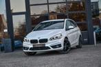 BMW 225XE /PLUG IN-HYBRIDE ACTIVE TOURER PANO/ HEAD UP/, Auto's, BMW, Automaat, Monovolume, Wit, 5 zetels