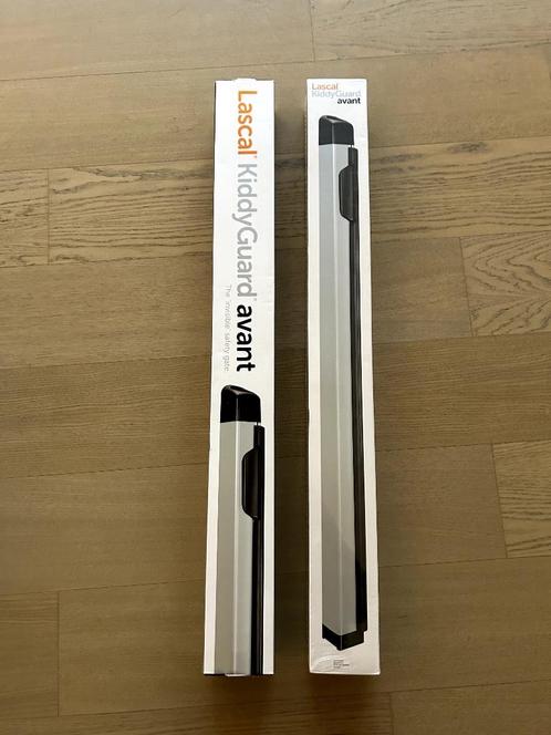 2 stuks KiddyGuard Avant White traphekje, Kinderen en Baby's, Traphekjes, Nieuw, Oprolhekje, 115 cm of meer, Ophalen