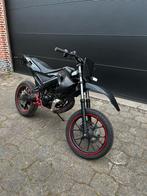 Derbi senda 2018 standaard 50cc, Fietsen en Brommers, Brommers | Derbi, Ophalen