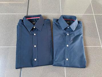 2 donkerblauwe hemden Hugo Boss black label maat medium