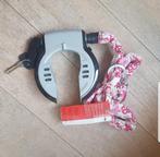 Axa defender met ketting, Fietsen en Brommers, Fietsaccessoires | Fietssloten, Ophalen, Nieuw