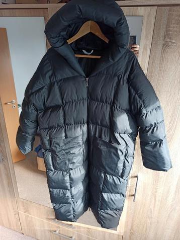 Zwarte damesjas XL beschikbaar voor biedingen