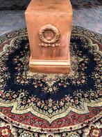 terracotta sokkel met lauwerkransmotief., Tuin en Terras, Vierkant, Zo goed als nieuw, Terracotta, Balkon