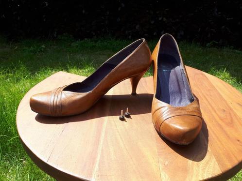 Lederen camel pumps Sacha m40, Vêtements | Femmes, Chaussures, Porté, Escarpins, Brun, Enlèvement ou Envoi