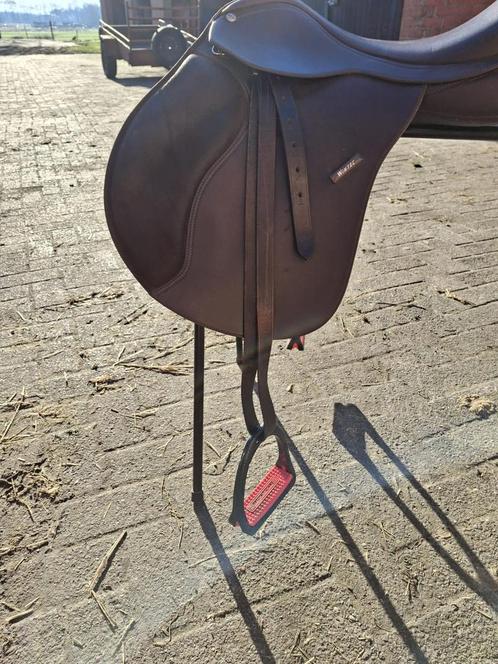 Bruin Wintec veelzijdigheidszadel, Dieren en Toebehoren, Paarden en Pony's | Zadels, Ophalen