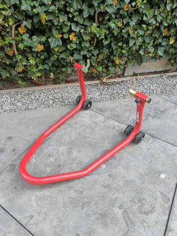 Paddockstand, Motoren, Ophalen