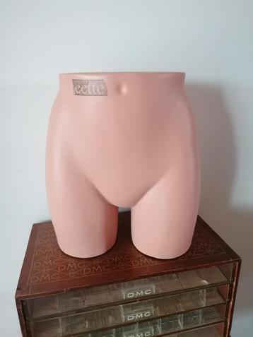 Paspop lingerie, heuptorso beschikbaar voor biedingen