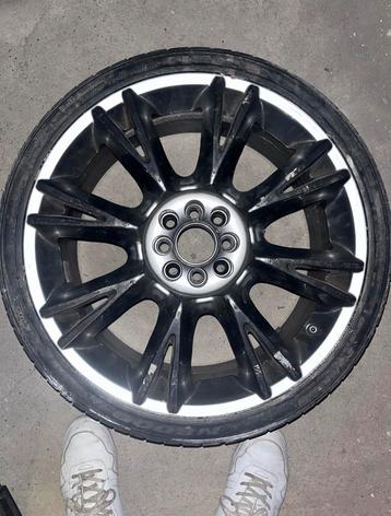 Reservewiel met  velg met 8 gaatjes! Universieel  beschikbaar voor biedingen