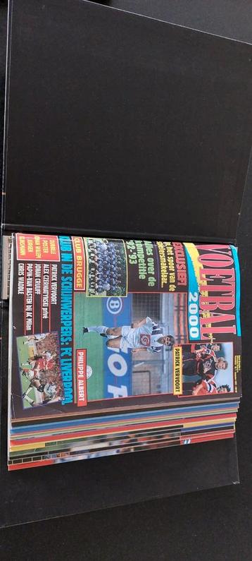 Voetbal 2000 (aug. 1992 - juni 1993) 12 exemplaren in map. beschikbaar voor biedingen