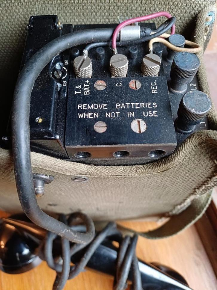3 anciens téléphones de campagne militaires en bakélite, Collections, Objets militaires | Général, Armée de terre, Enlèvement ou Envoi