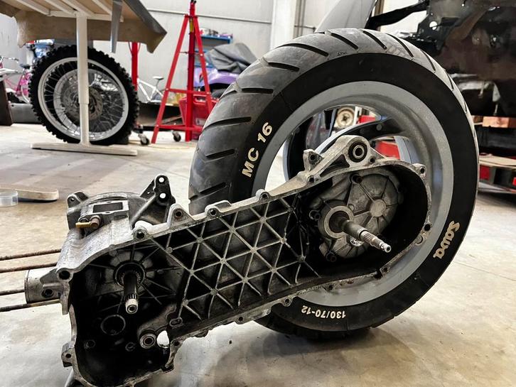 Piaggio motorblok lange carter - TUNED - 70cc - Polini, Fietsen en Brommers, Brommeronderdelen | Scooters, Piaggio, Cilinder, Ophalen