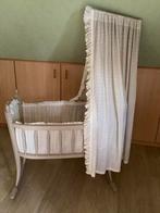 Houten wieg met wiegbekleding in kant., Kinderen en Baby's, Babywiegjes en Ledikanten, Ophalen, Gebruikt, Wieg