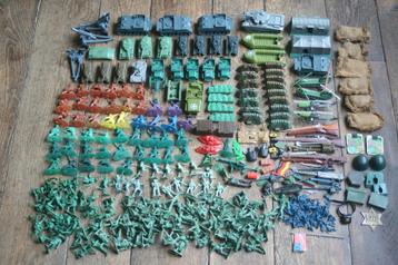 Plus de 200 figurines, chars, accessoires, etc. (années 1970, Enlèvement ou Envoi, Comme neuf, Diorama