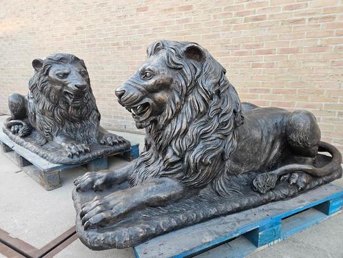 BRONZEN EXCLUSIEF PAAR LEEUWEN ZEER DIK GEGOTEN TOPSTUKKEN!, Tuin en Terras, Tuinbeelden, Nieuw, Dierenbeeld, Overige materialen