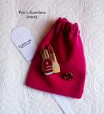 Pin's/broche parfum maquillage signé Guerlain, rare, Envoi, Neuf, Insigne ou Pin's