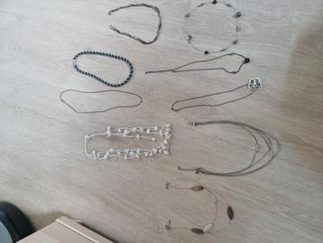 Halskettingen,  allerlei 5 euro per stuk en 2 voor 8 euro beschikbaar voor biedingen