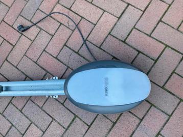 Garagepoort automatisatie voor kantelpoort beschikbaar voor biedingen