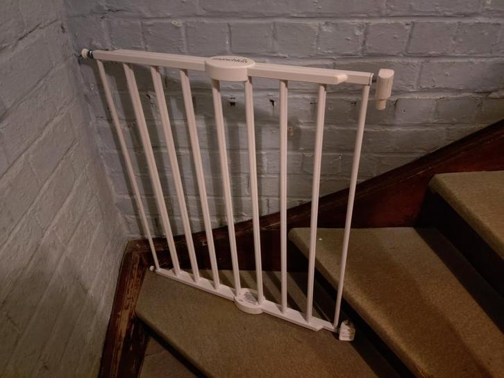 Munchkin Traphekje metaal (63,5 - 102 cm), Kinderen en Baby's, Traphekjes, Zo goed als nieuw, Klemhekje, Metaal of IJzer, 100 tot 115 cm