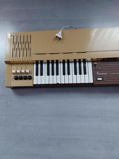 Elektrisch orgel Bontempi. Vintage, zeker 40 jaar oud. 220V, Muziek en Instrumenten, Orgels, Zo goed als nieuw, Orgel, Ophalen of Verzenden