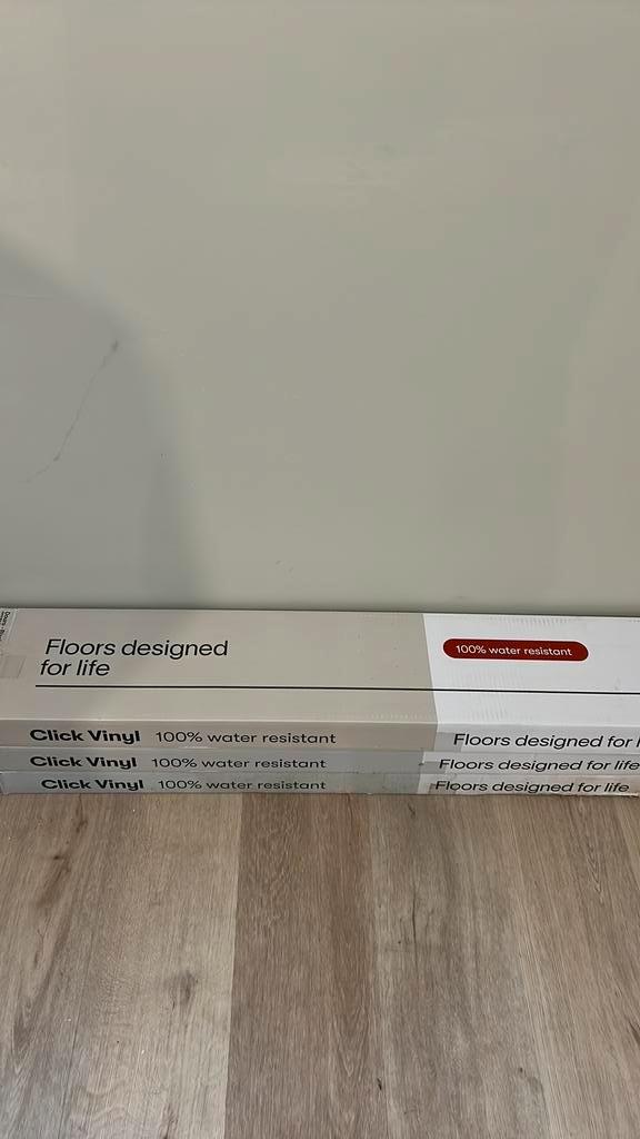 Click vinyl 100% water resistant (black peper), Bricolage & Construction, Planches & Dalles, Neuf, Planchers ou planches, Synthétique