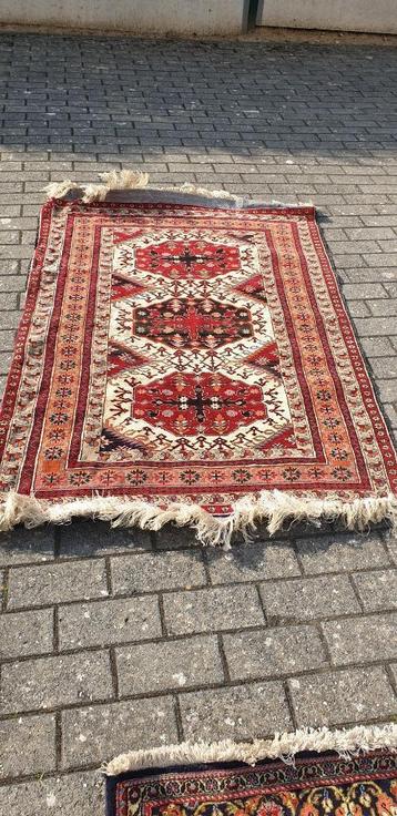 Tapis persans, Enlèvement