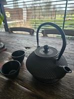 Theepot zeer mooi. Gietijzer., Enlèvement