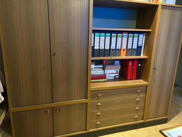 Ensemble bureau et meuble de bureau  beschikbaar voor biedingen