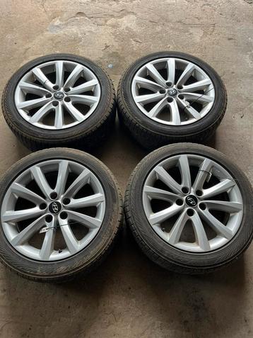 Velgen plus winterbanden voor Hyundai 215/50R17  beschikbaar voor biedingen