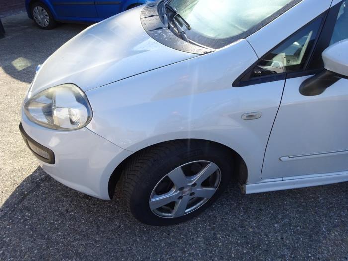 Scherm links-voor van een Fiat Punto Evo (760A), Auto-onderdelen, Carrosserie, Fiat, Gebruikt, 3 maanden garantie, Ophalen of Verzenden