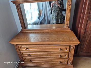 Grote eikenhouten kaptafel  beschikbaar voor biedingen