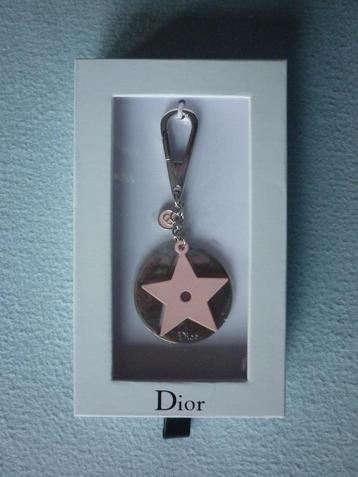 Sleutelhanger Christian Dior beschikbaar voor biedingen