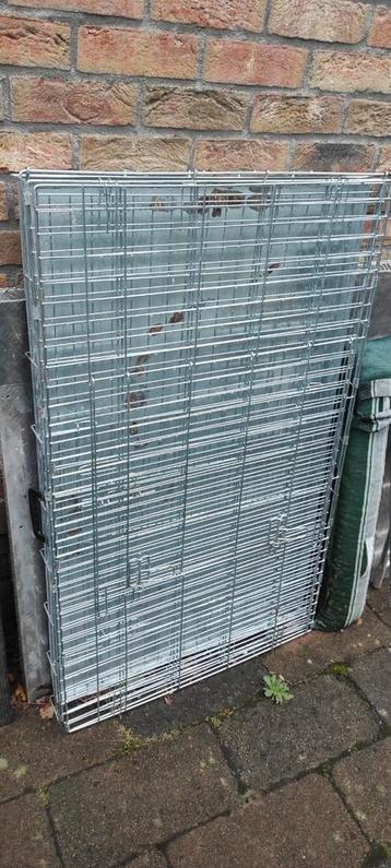 Grote hondenbench 125 X 75 x 81 cm hoog ,volledig gegalvanis beschikbaar voor biedingen