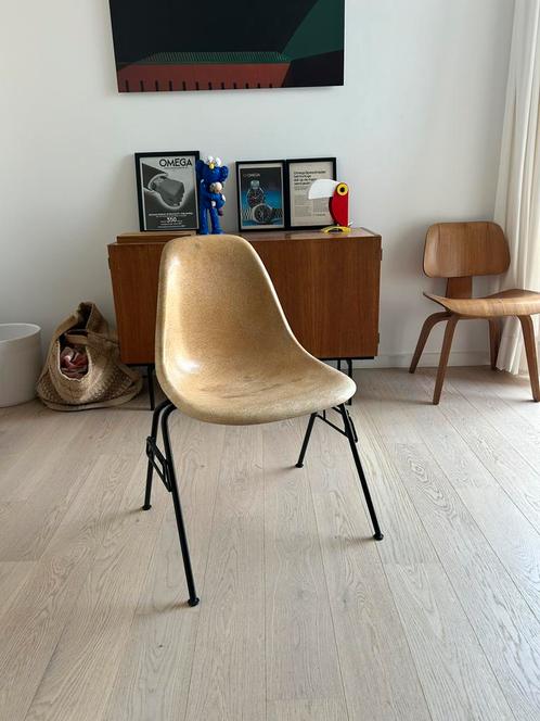 Vintage Eames sidechair in fibreglass - Herman Miller, Huis en Inrichting, Stoelen, Ophalen of Verzenden