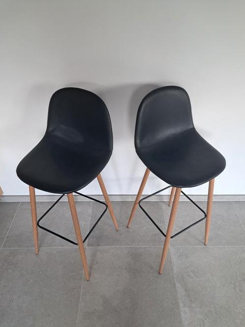2 mooie nieuwe barkrukken / hoge stoelen zwart leder en hout, Maison & Meubles, Tabourets de bar, Comme neuf, 60 à 90 cm, Cuir