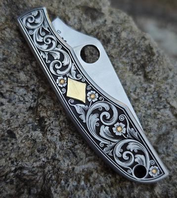tres rare couteau spyderco gravé beschikbaar voor biedingen