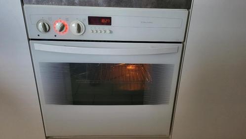 Four Electrolux, Elektronische apparatuur, Ovens, Zo goed als nieuw, Inbouw, Oven met grill, Hete lucht, Stoom, Draaiplateau, Ophalen