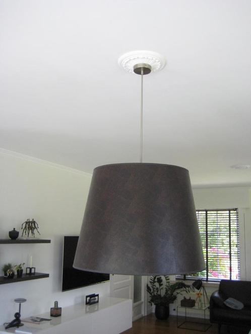 Mooie stijlvolle luster met lederen kap, Huis en Inrichting, Lampen | Hanglampen, Gebruikt, Metaal, Overige materialen, Ophalen