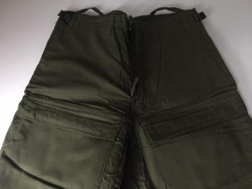 Chemisch beschermende legerkleding (NSN 8415-00-407-1060) beschikbaar voor biedingen