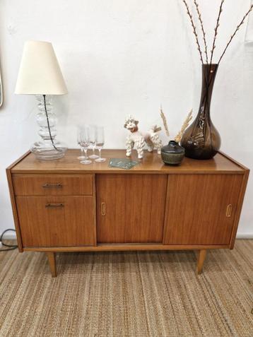 Vintage dressoir / kastje messing greepjes schuifdeurtjes beschikbaar voor biedingen
