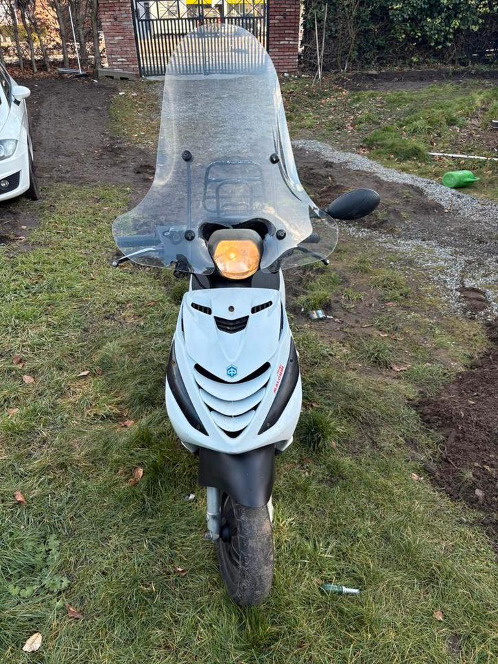 Fermeture éclair Piaggio Classe A, Vélos & Vélomoteurs, Scooters | Piaggio, Comme neuf, Zip, Classe A (25 km/h), Essence, Enlèvement