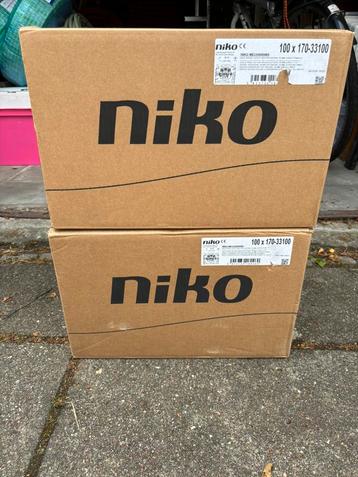 Niko stopcontacten met schroef 170-33100 : 200st beschikbaar voor biedingen