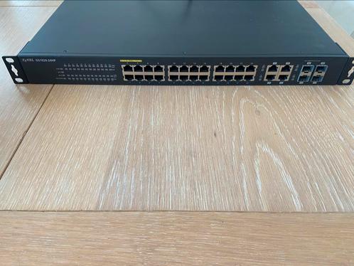 Switch gigabit 24 POE- SFP gigabit, Computers en Software, Netwerk switches, Gebruikt, Ophalen