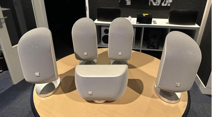 Bowers & Wilkins M-1 speaker set 4 + 1, Audio, Tv en Foto, Luidsprekerboxen